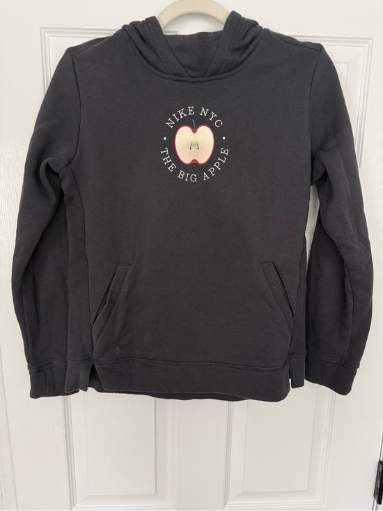 Nike Other - Nike NYC 'The Big Apple' Black Pullover Hoodie with Apple Graphic- size XL